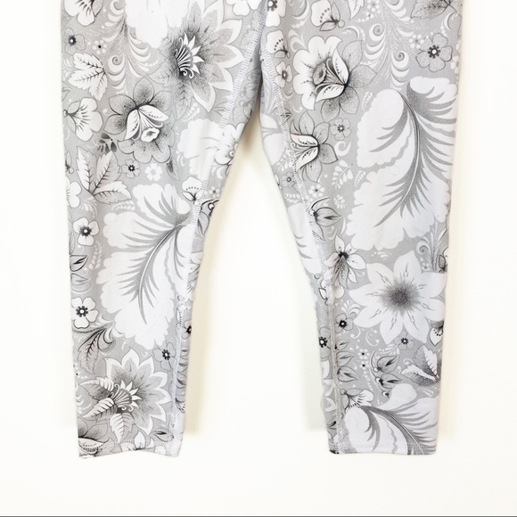 EVOLUTION AND CREATION High Waisted Hi Rise Cropped Leggings White Grey Floral M - Picture 4 of 9
